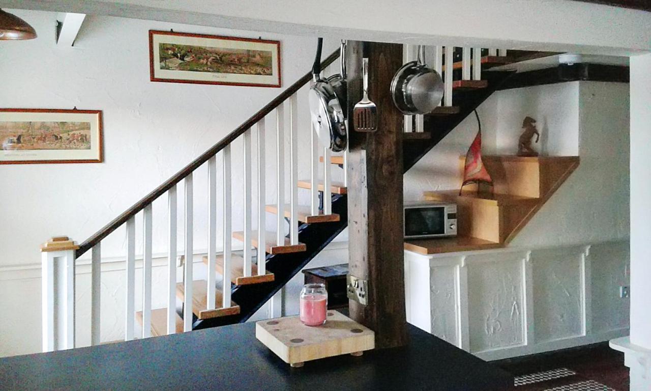 Cosy In With Balcony 32 M² View Galway