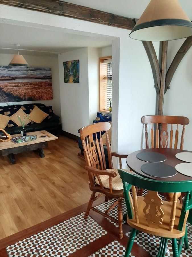 Cosy In With Balcony 32 M² View Galway
